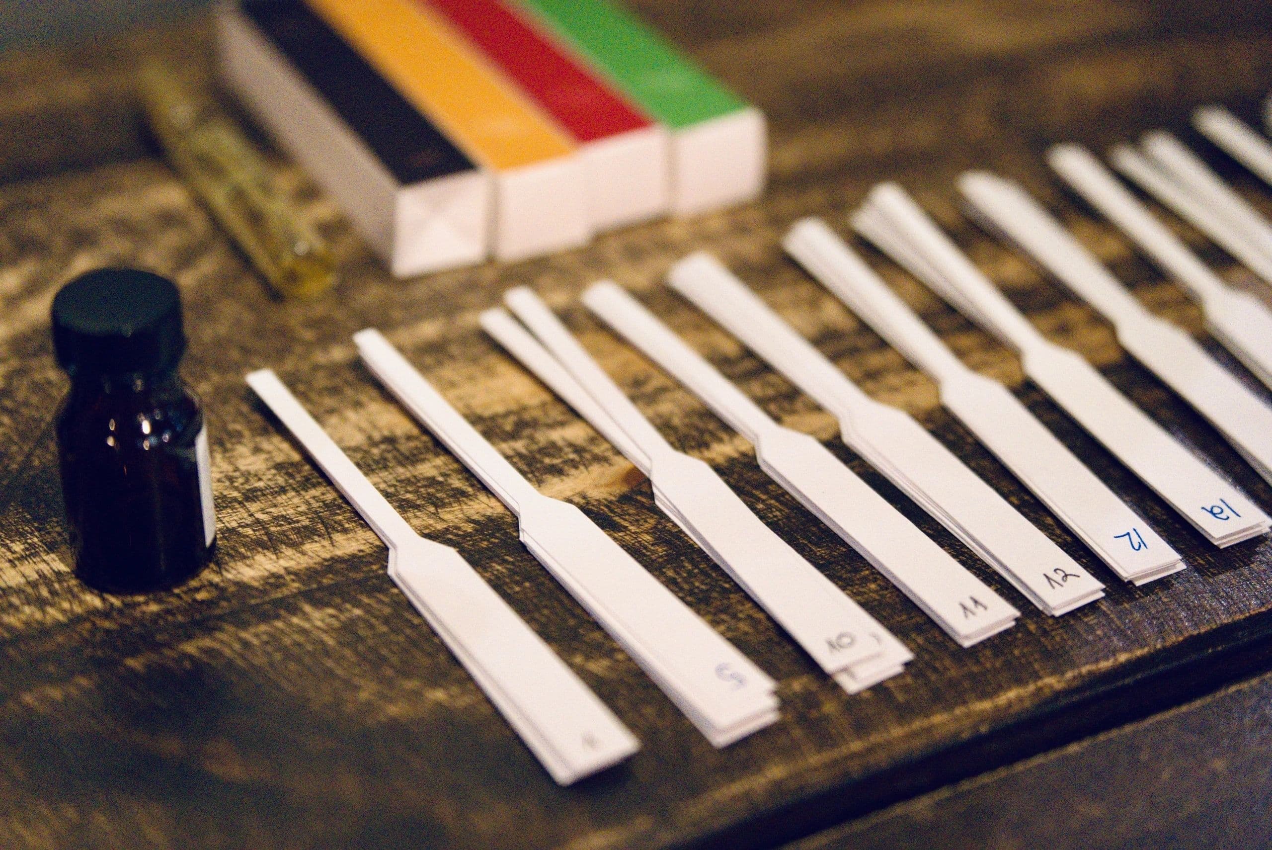 Perfume raw material and set of blotters at the perfume meetup